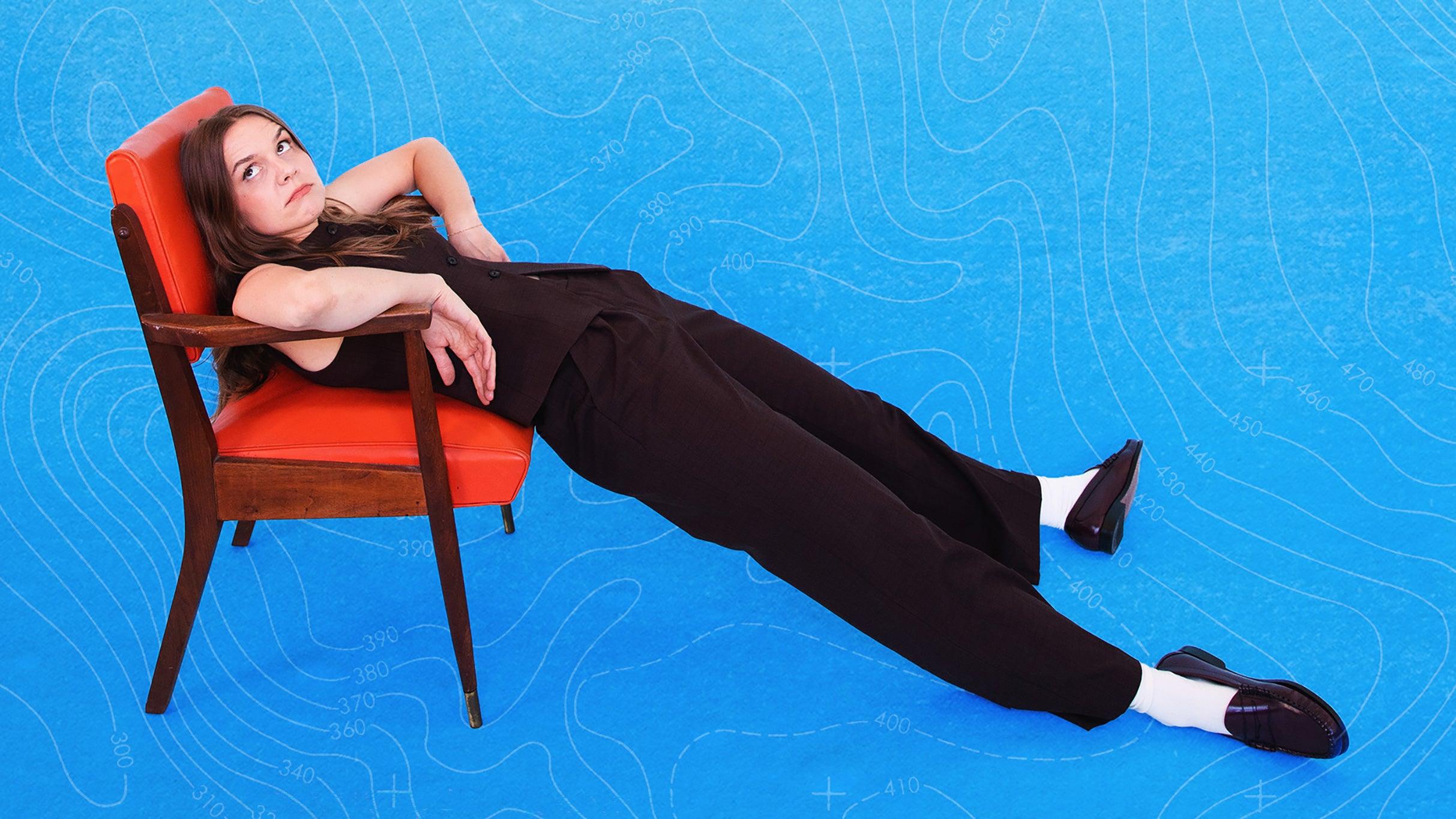 Laura Ramoso : the Calm Down Tour